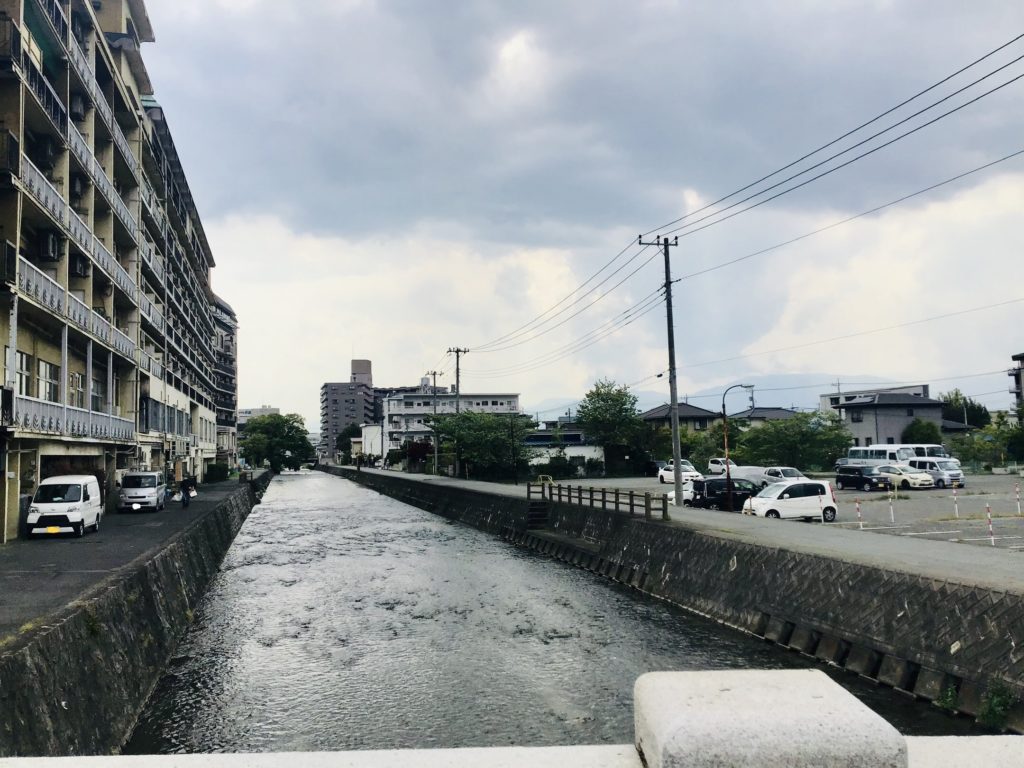 平等川