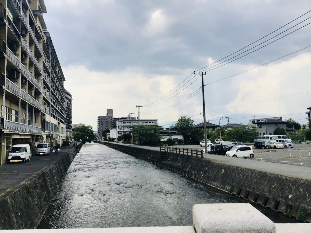 平等川